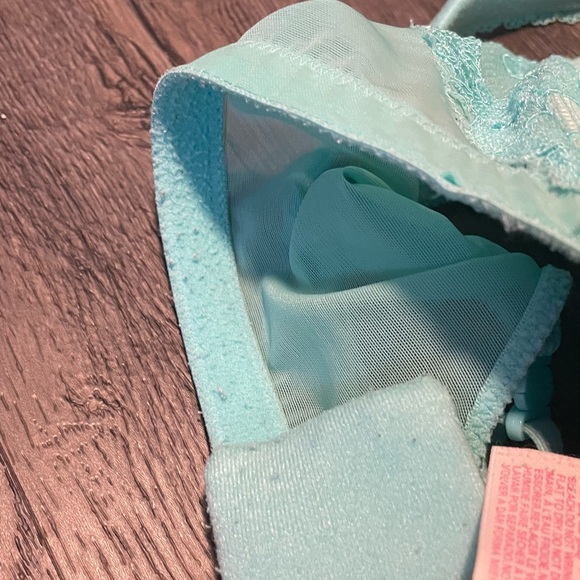 Victoria's Secret Body By Victoria Lined Perfect Coverage. 34DDD Rhinestone Bra - Picture 6 of 7